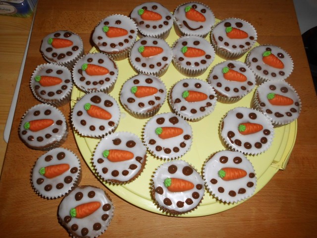 Schneemann-Muffins (Mandel-Schoko-Apfel-Zimt-Muffins)