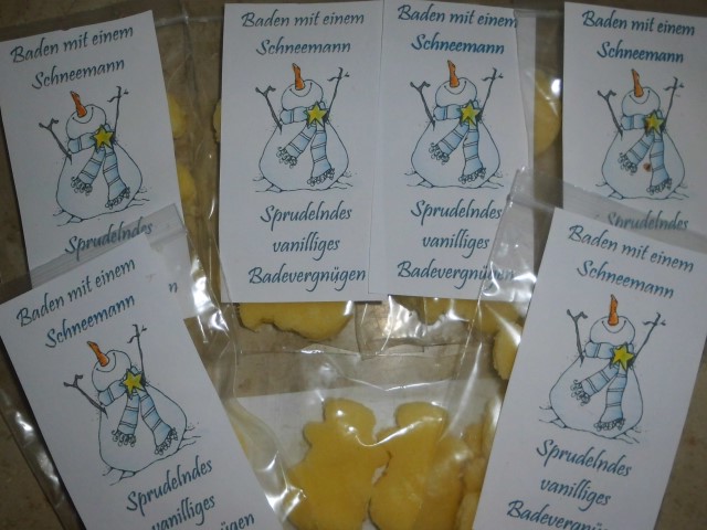 Badekugel in Schneemann-Form, herrlich sprudelnd mit Vanilleduft 