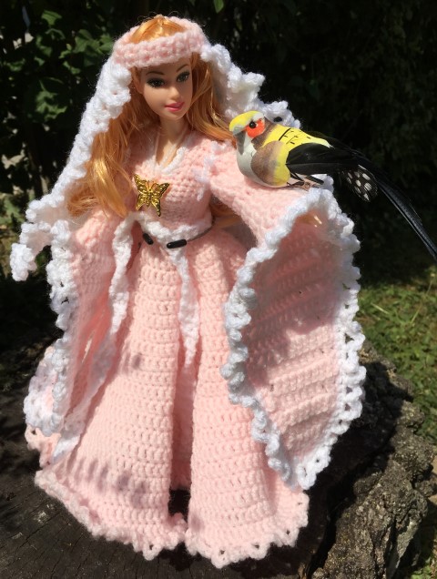 Burgfr&auml;ulein Mergelin mit ihrem V&ouml;gelchen